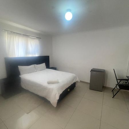 Sabrina Guesthouse 추메브 외부 사진