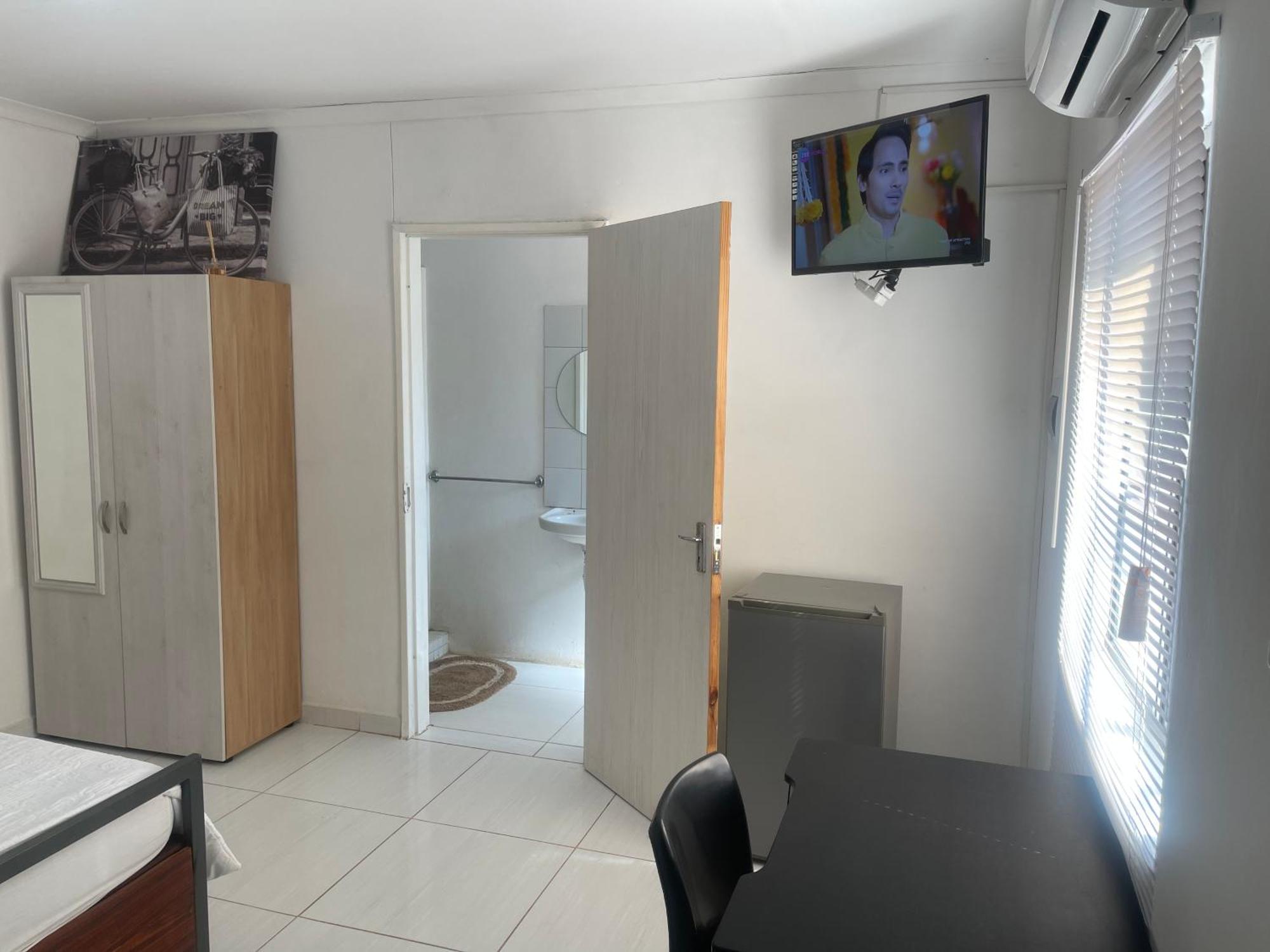 Sabrina Guesthouse 추메브 외부 사진
