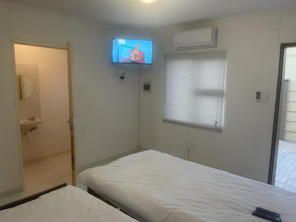 Sabrina Guesthouse 추메브 외부 사진